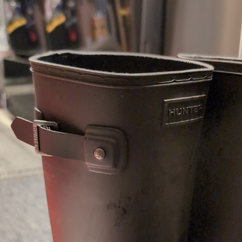 Hunter Slim Black Waterproof Rain Boots - Picture 4 of 7